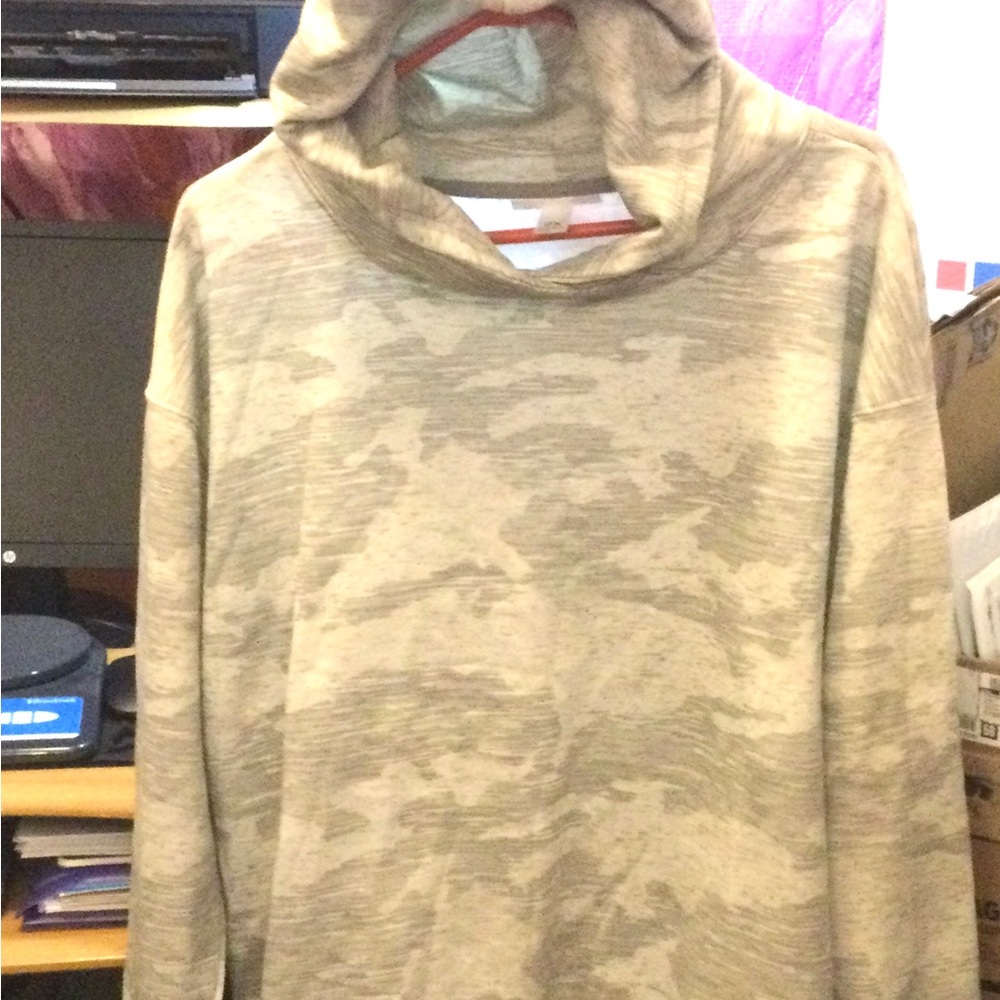 Just be Womens camouflage hoodie sweatshirt. New 2X.